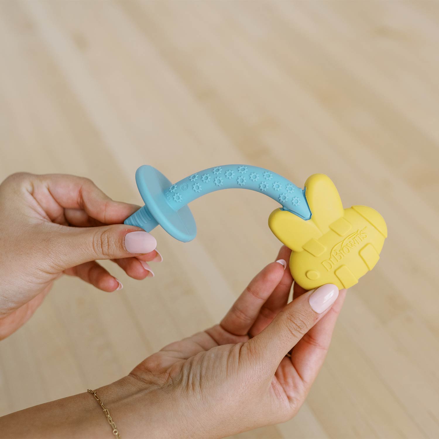 dr-brown-s-teething-tubes-massaggiagengive-in-silicone-ape-e-lumaca image 4