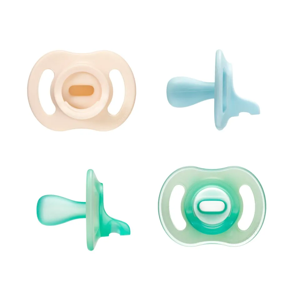 tommee-tippee-ultra-light-stayput-succhietto-giorno-e-notte-in-silicone image 1