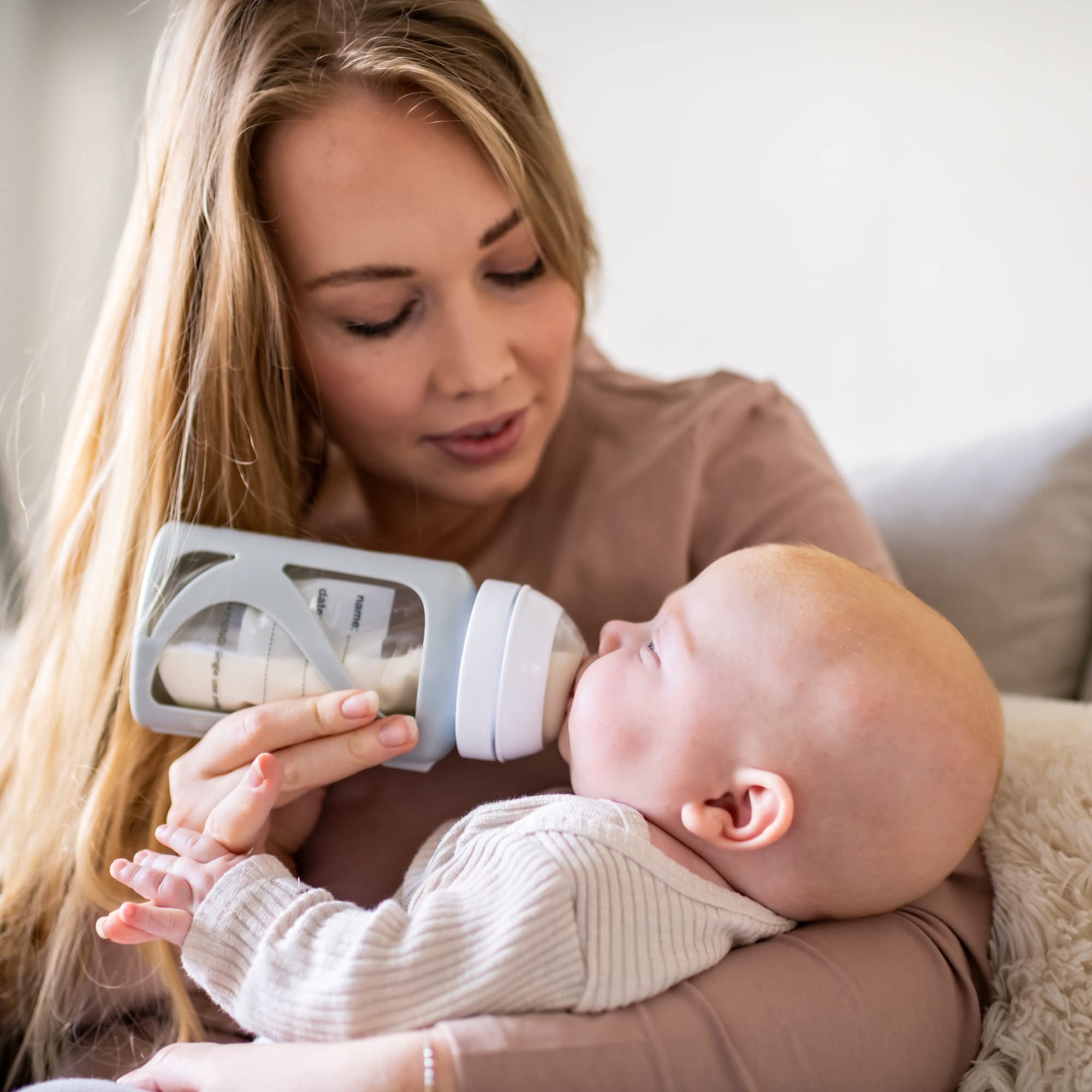 tommee-tippee-pump-and-go-portabustine-con-3-tettarelle-extra-slow-flow image 6