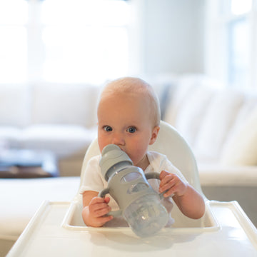 dr-brown-s-milestones-wide-neck-sippy-straw-bottle-con-manici-silicone-270-ml image 5